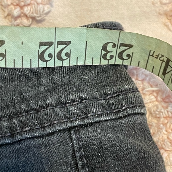 The Perfect Jean NYC Athletic Fit w/ stretch! 46 x 28 excellent condition - Picture 2 of 9